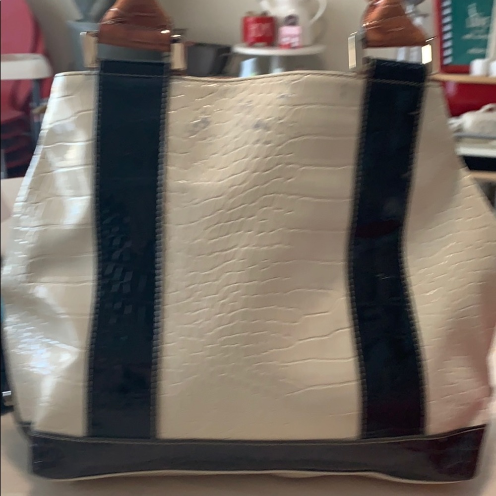 Guess (10) - Picture 2 of 10